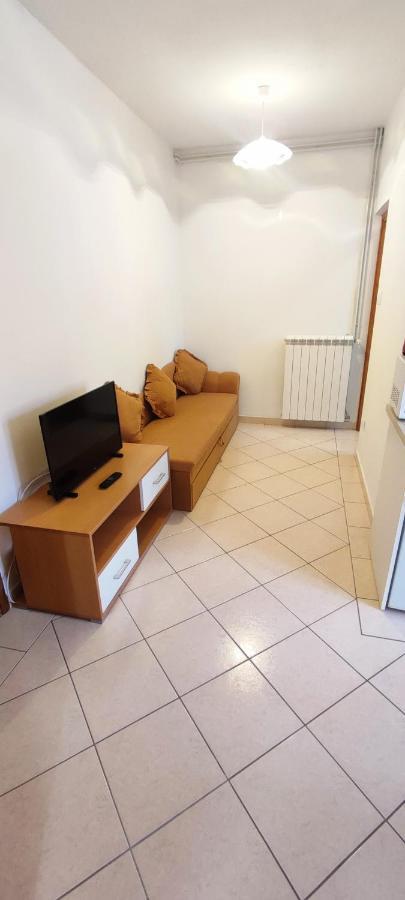 Apartmani Kevric 노비비노돌스키 외부 사진